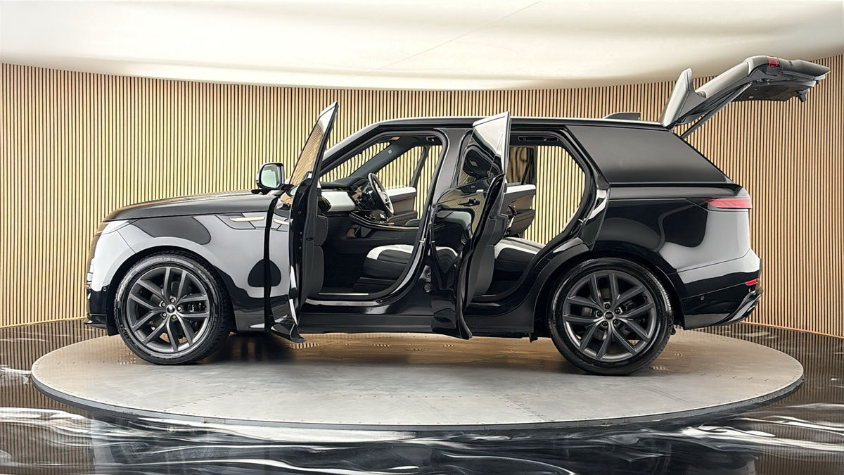 More views of Land Rover Range Rover Sport