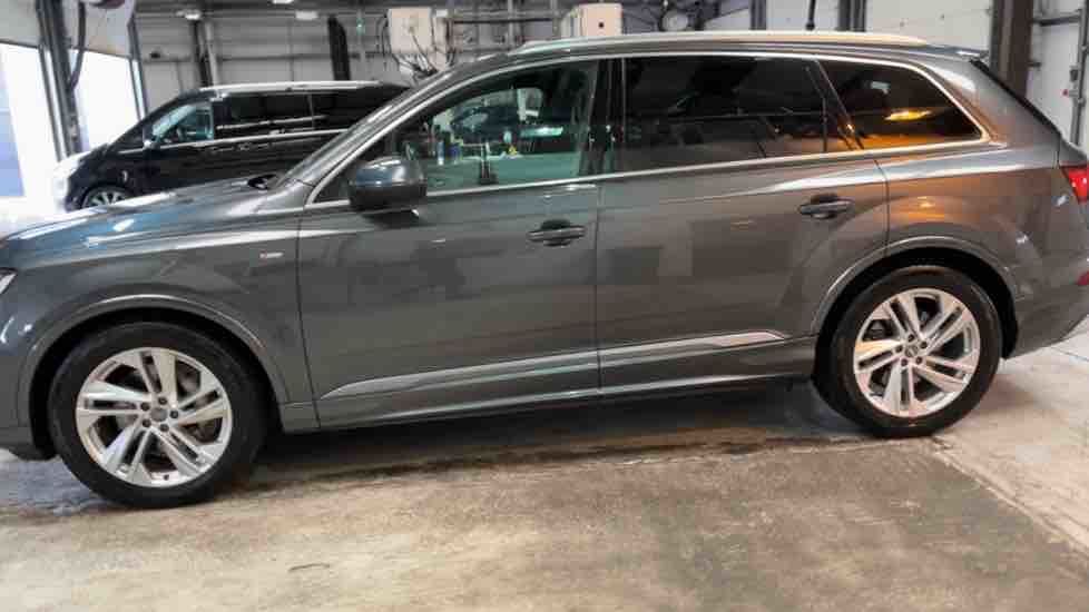More views of Audi Q7
