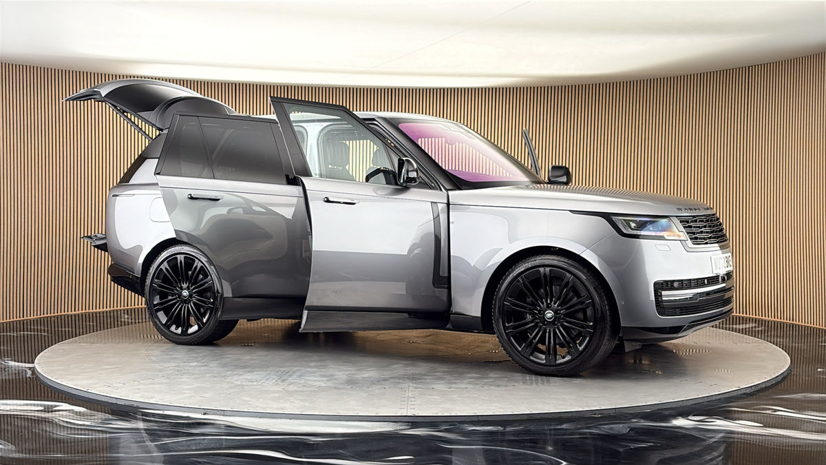 More views of Land Rover Range Rover