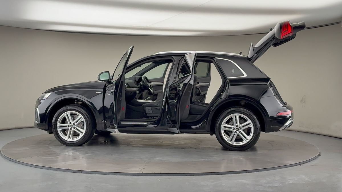 More views of Audi Q5