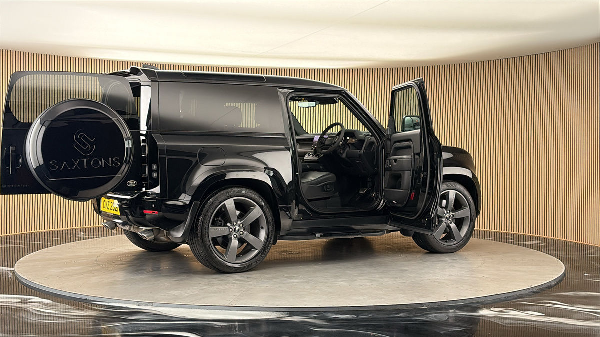 More views of Land Rover Defender 90