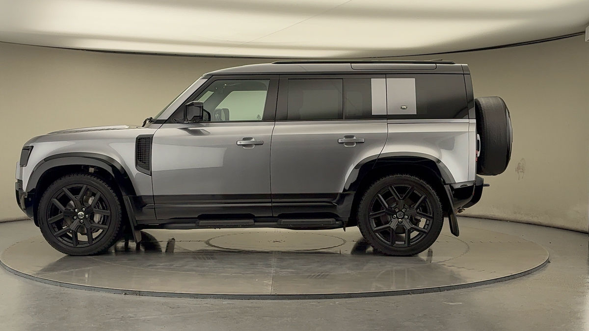 Land Rover Defender 110 Urban Image 15