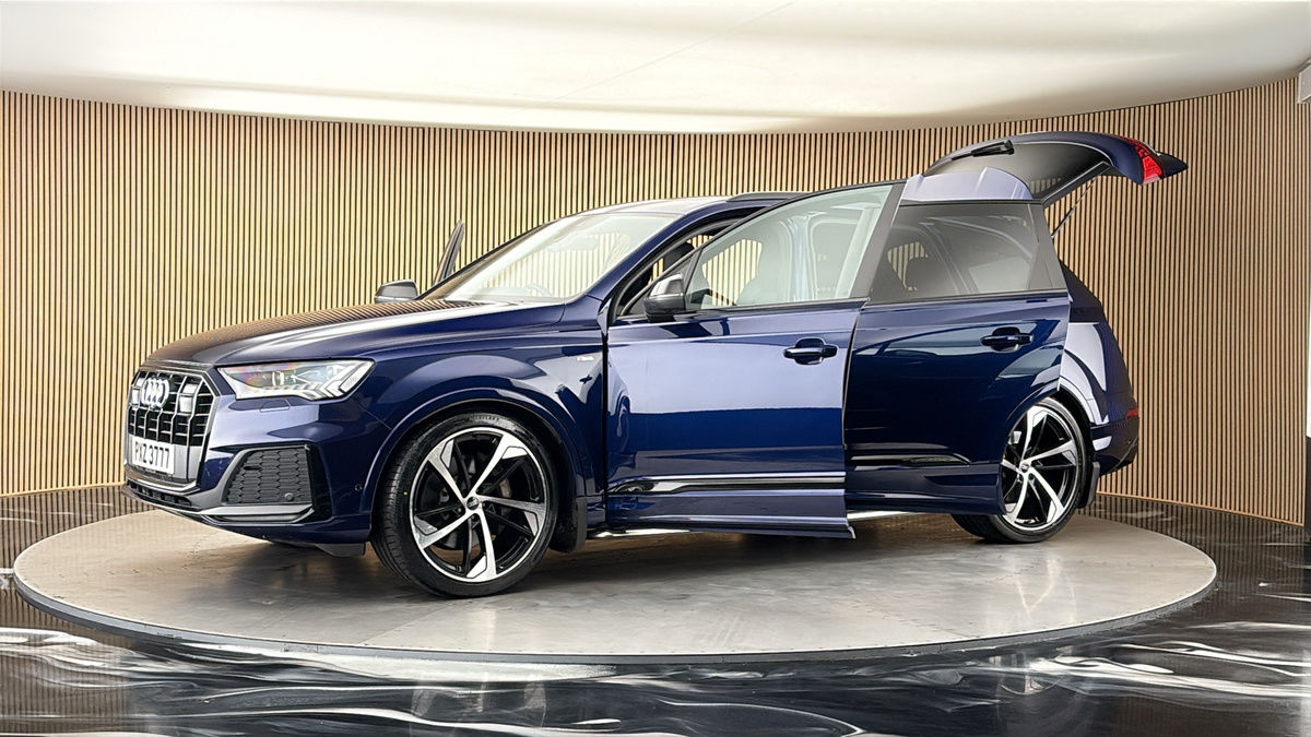 More views of Audi Q7