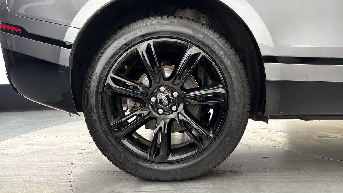 Land Rover Range Rover Velar Image 16