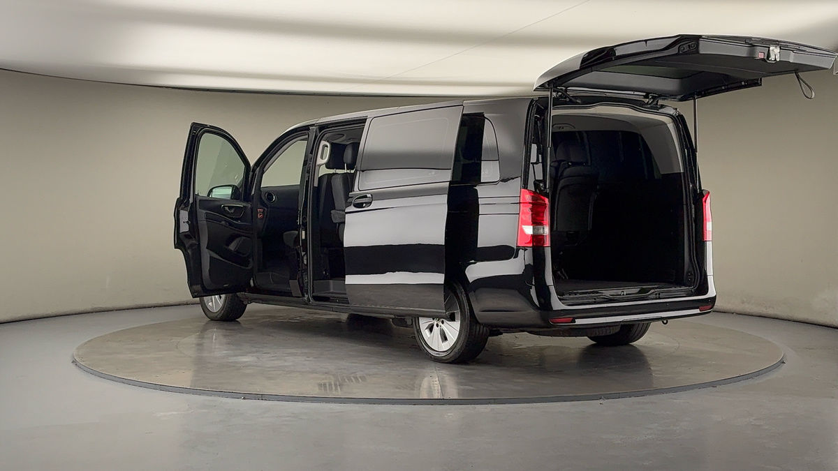 More views of Mercedes-Benz Vito