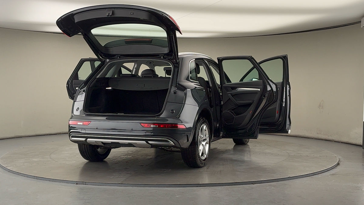 More views of Audi Q5