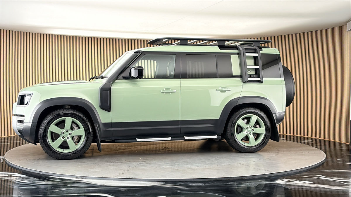 More views of Land Rover Defender 110