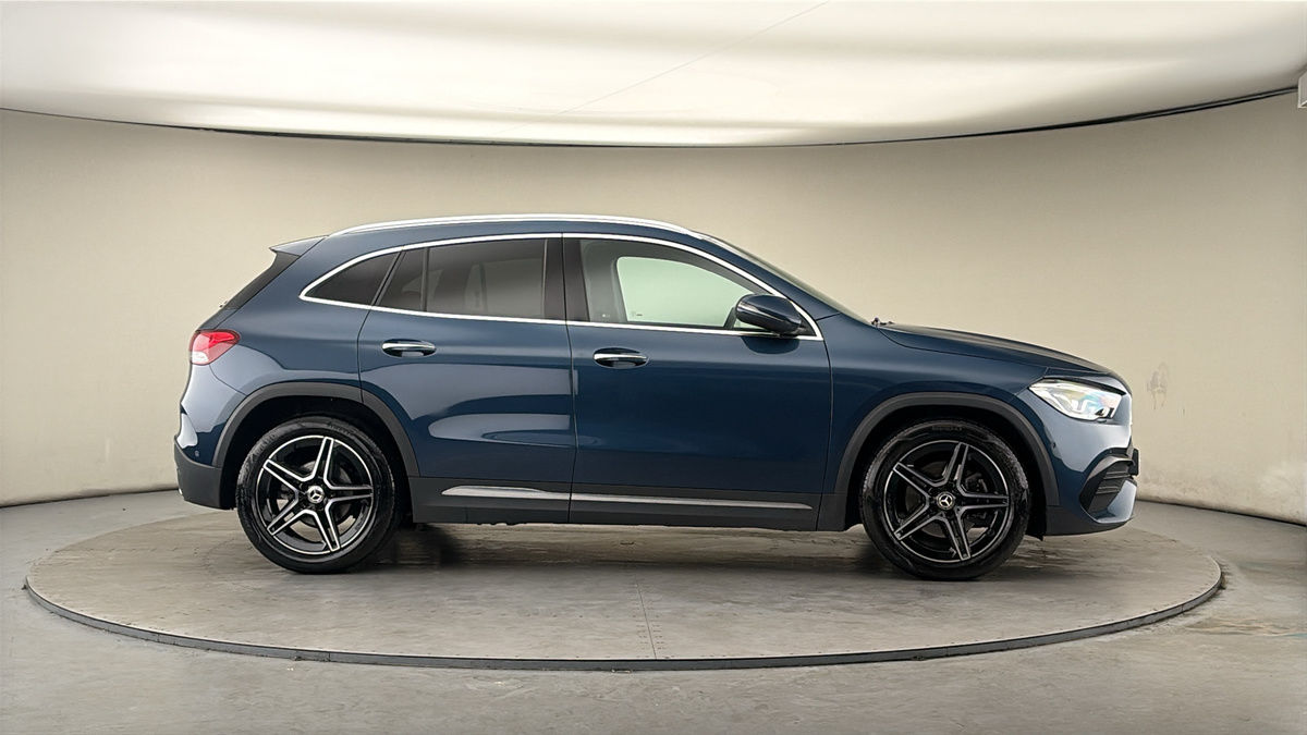 More views of Mercedes-Benz GLA