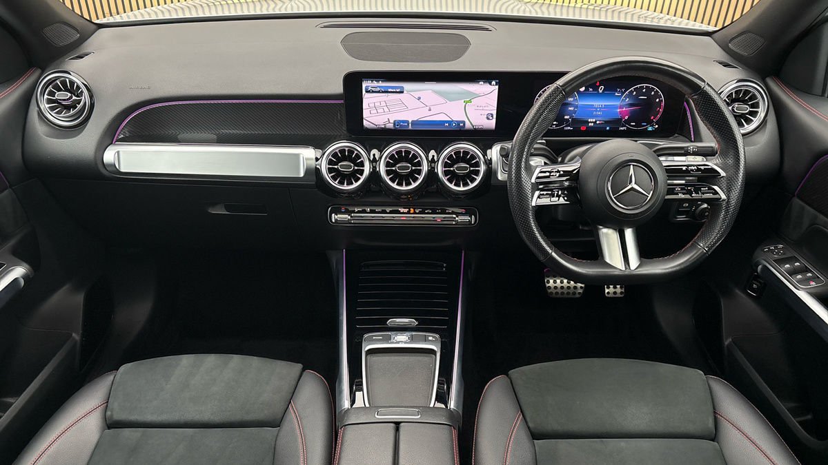 Mercedes-Benz GLB Image 12