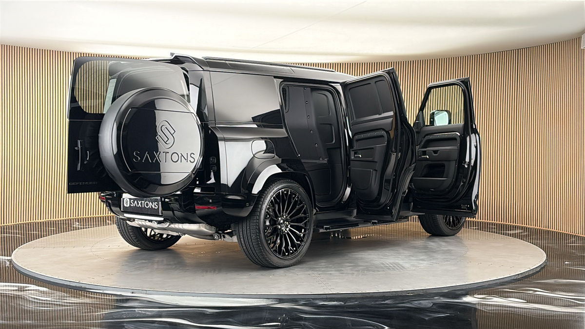 More views of Land Rover Defender 110