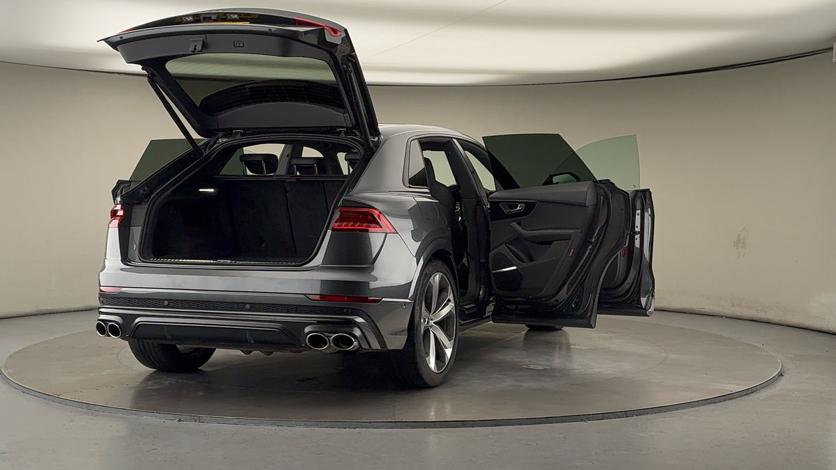 More views of Audi SQ8