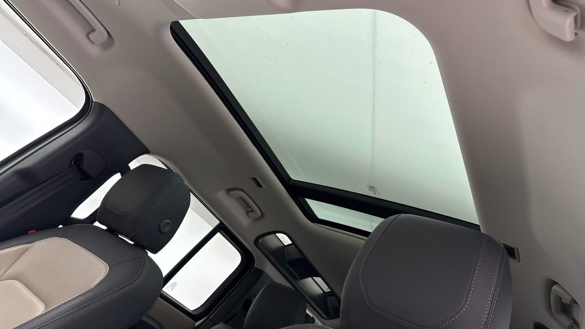 Land Rover Defender 110 Urban Image 6