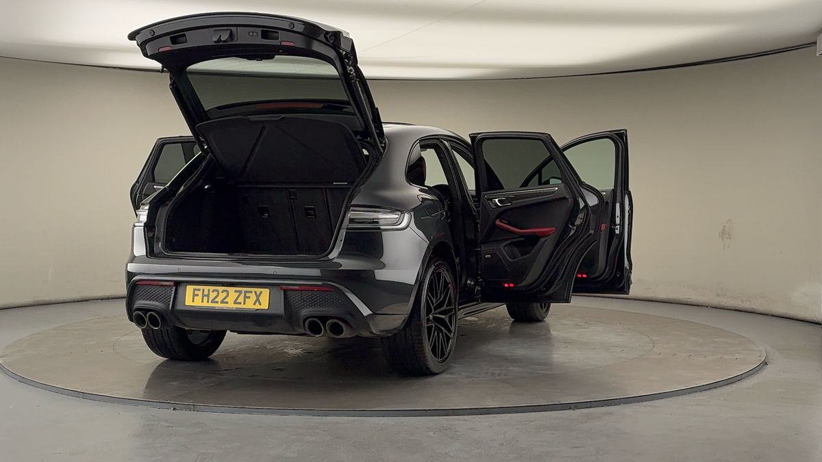 More views of Porsche Macan