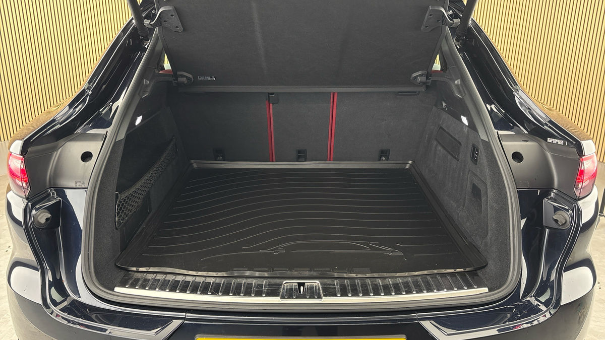 Porsche Cayenne Image 11