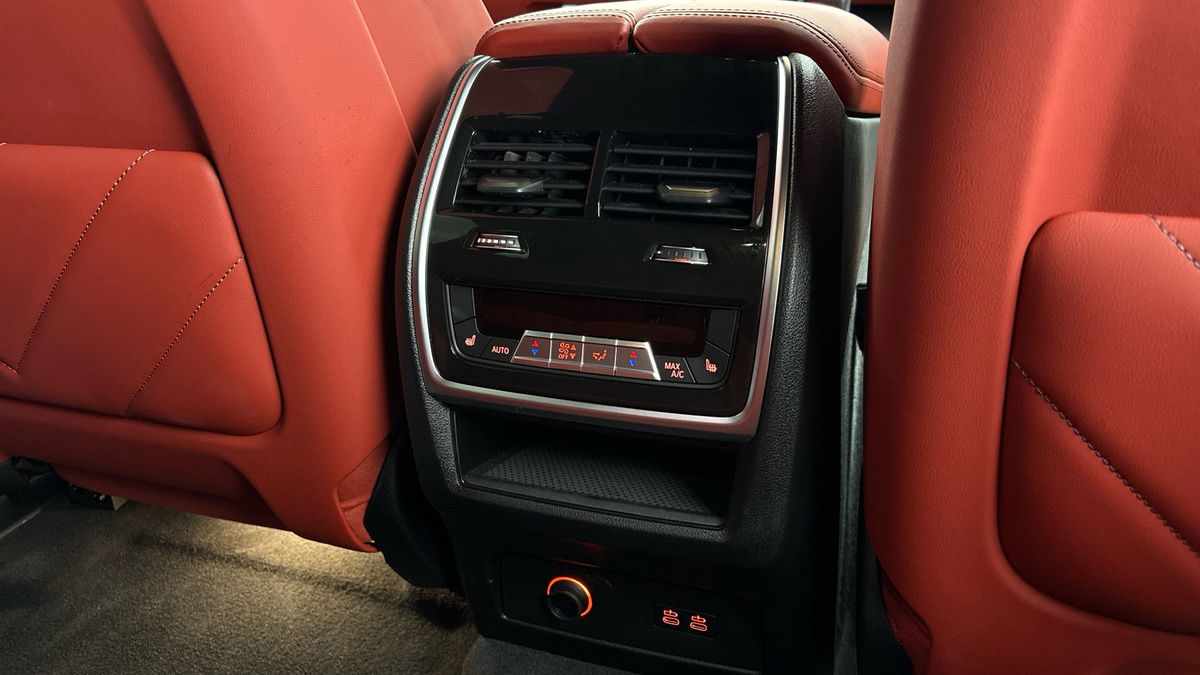 BMW XM Image 25
