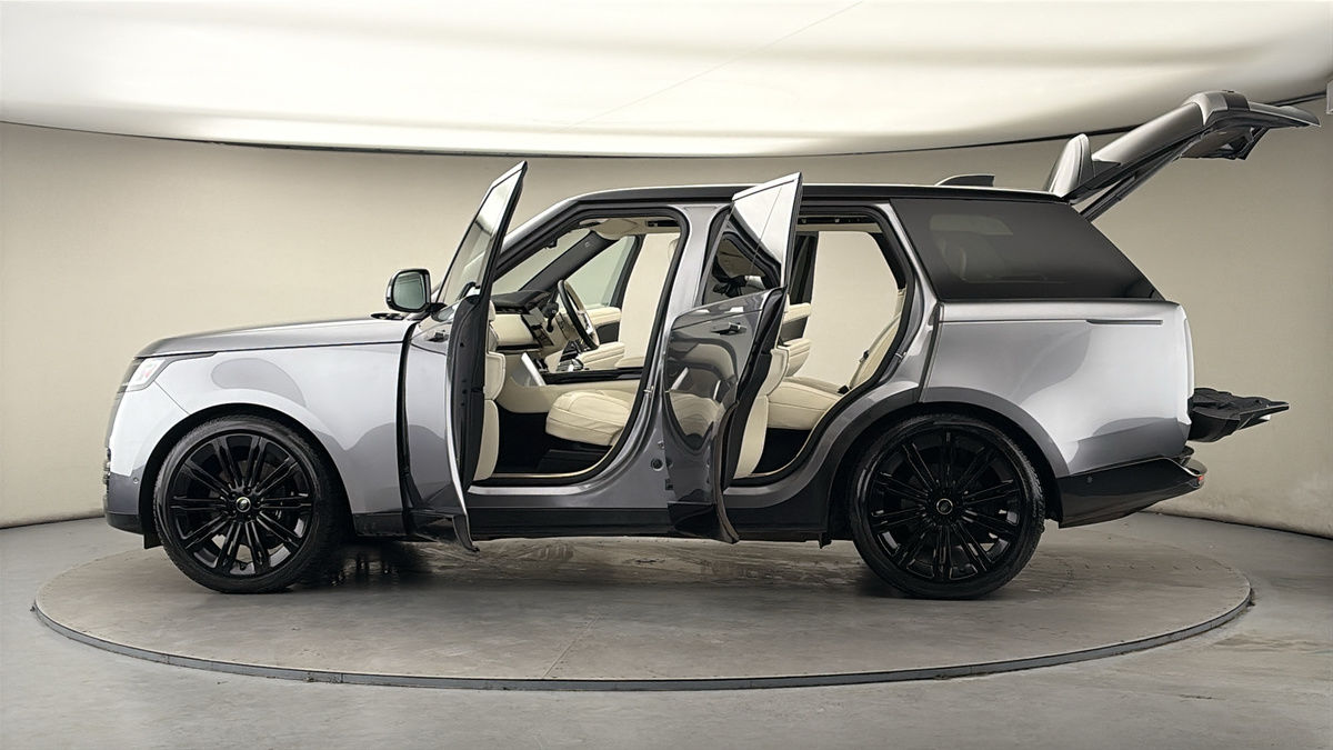 More views of Land Rover Range Rover