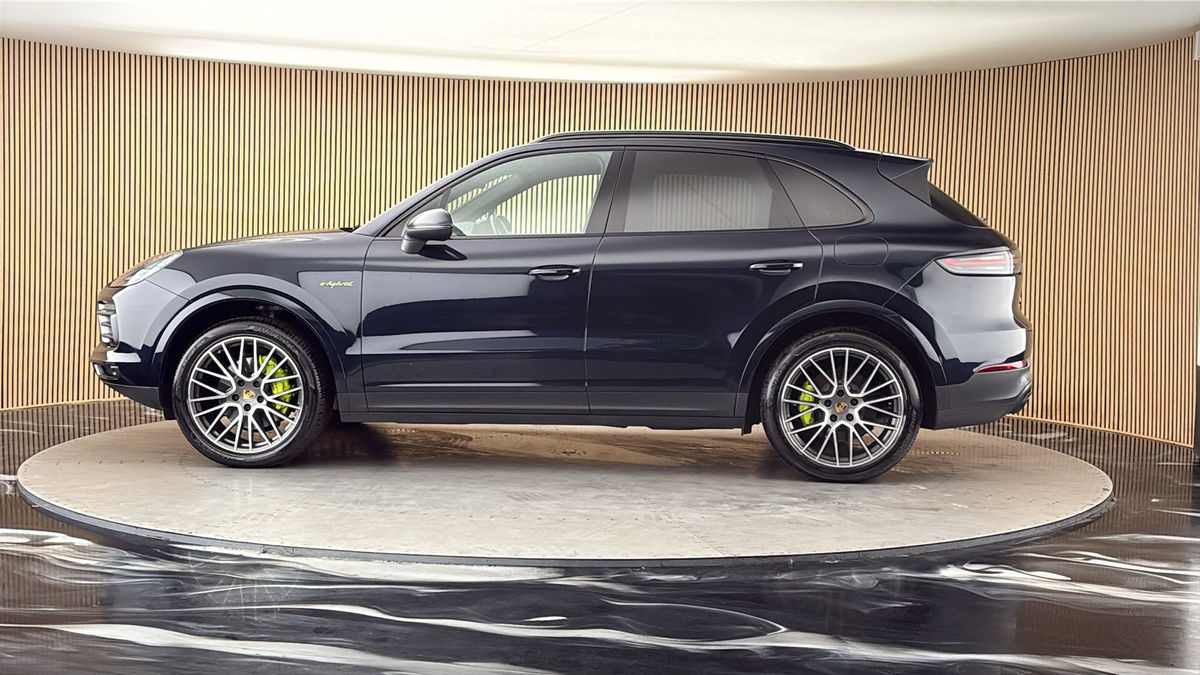 More views of Porsche Cayenne