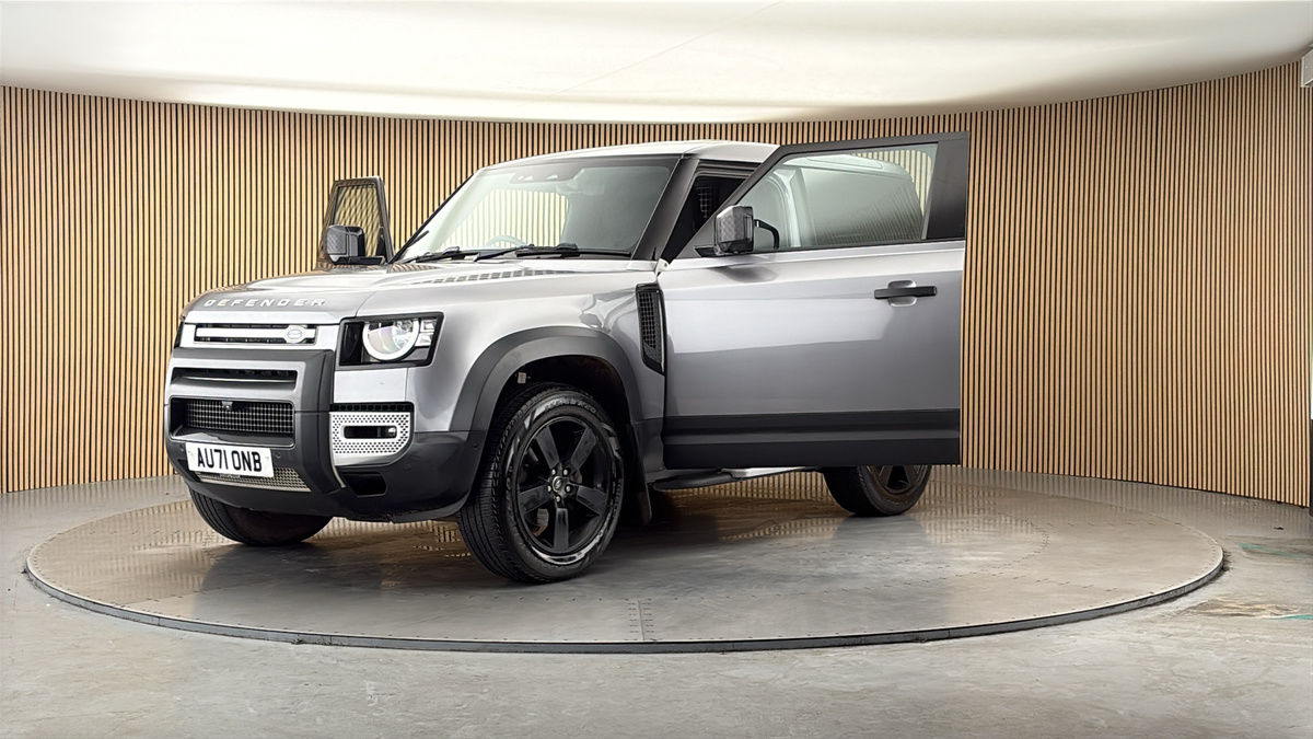 More views of Land Rover Defender 90
