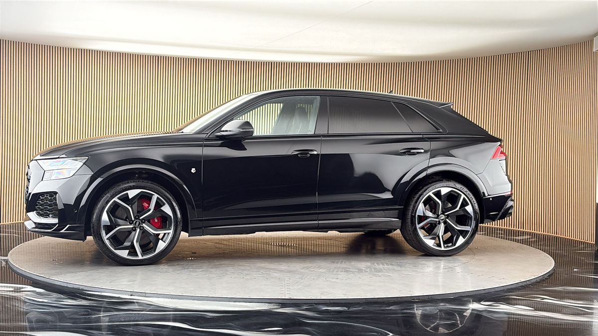 More views of Audi RSQ8
