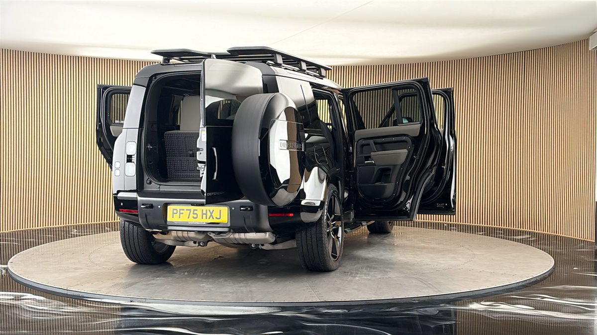 More views of Land Rover Defender 110