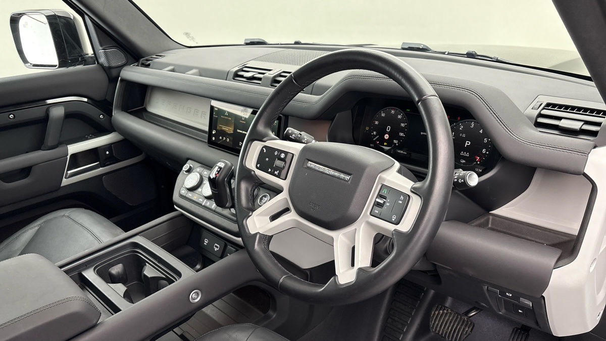 Land Rover Defender 110 Urban Image 5