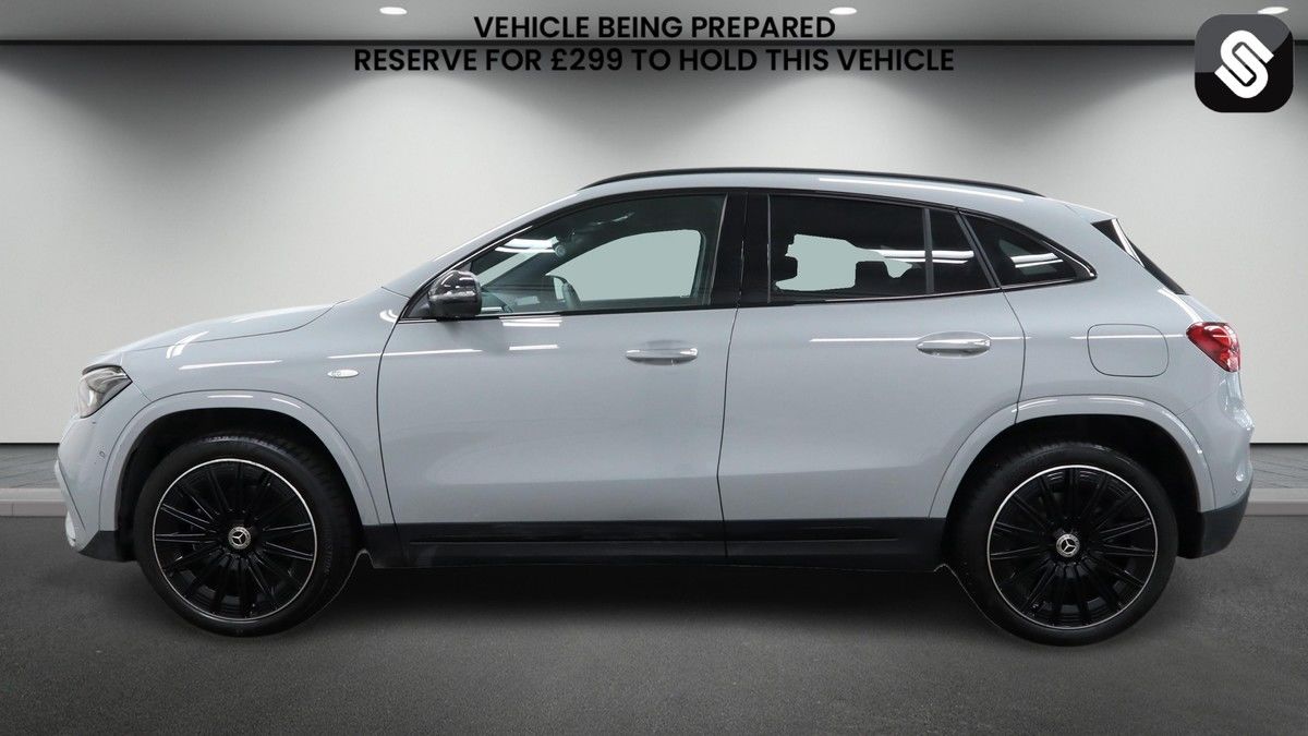 Mercedes-Benz GLA Image 6