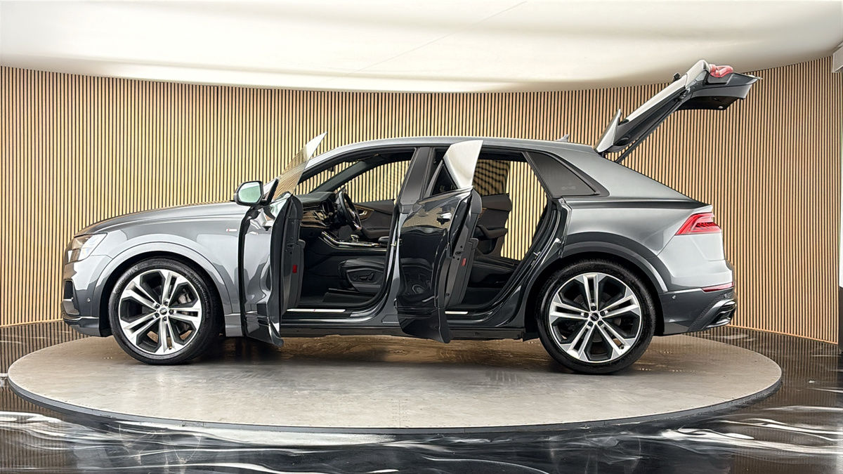 More views of Audi Q8