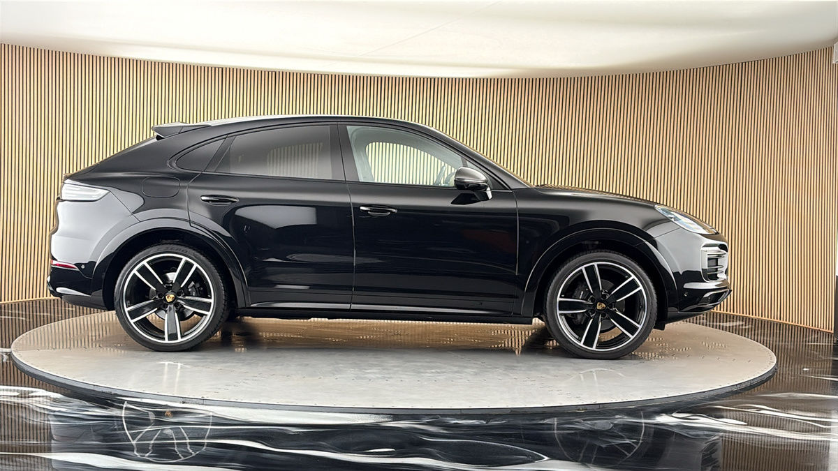 Porsche Cayenne Image 16