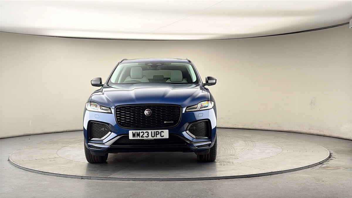 Jaguar F-PACE Image 3