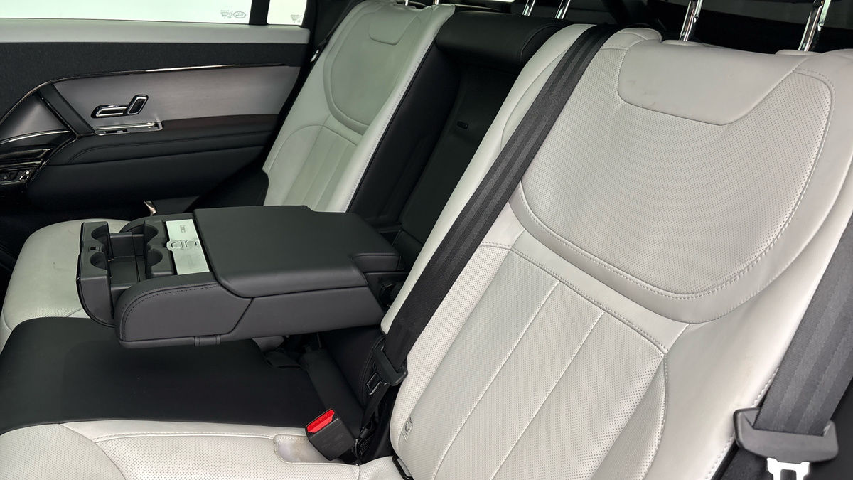 Land Rover Range Rover Sport Image 9