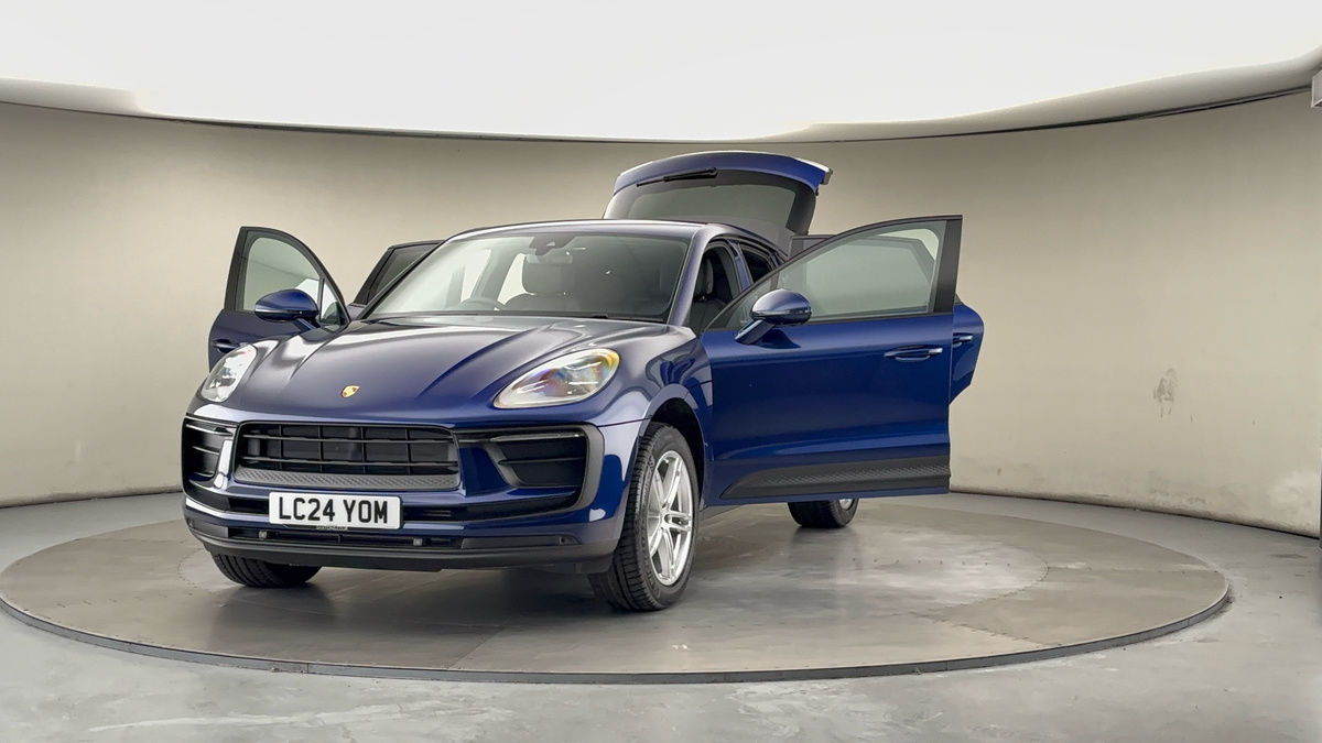 More views of Porsche Macan