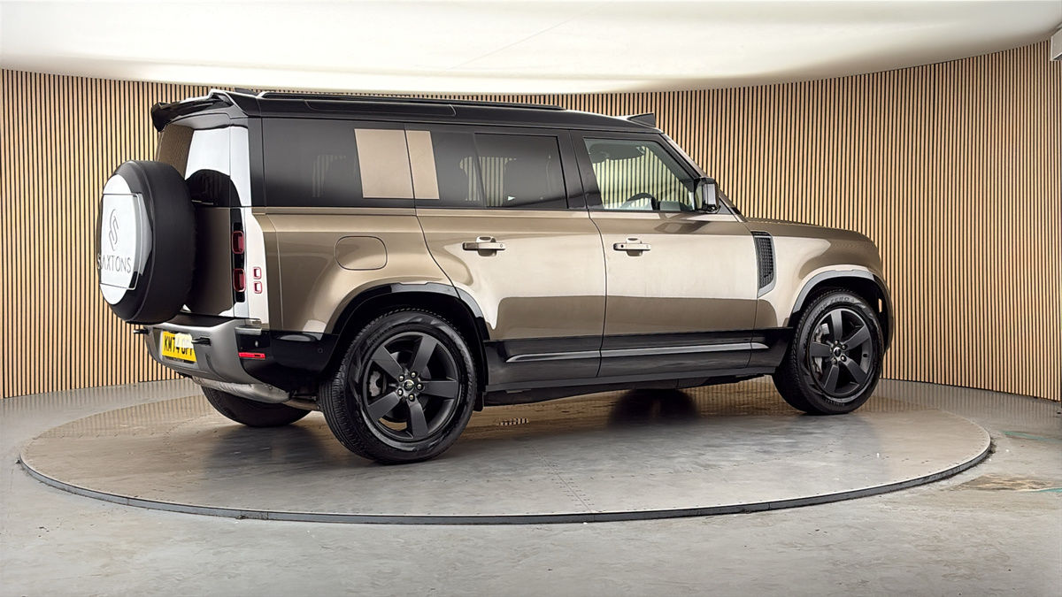 More views of Land Rover Defender 110