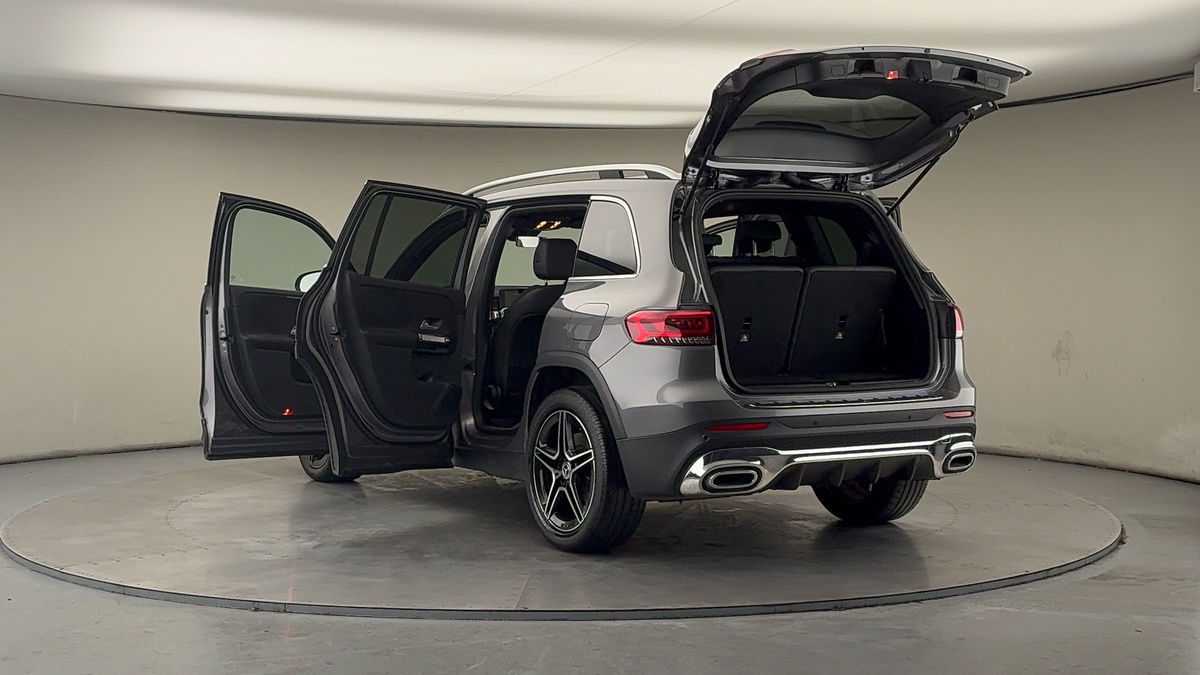 Mercedes-Benz GLB Image 23