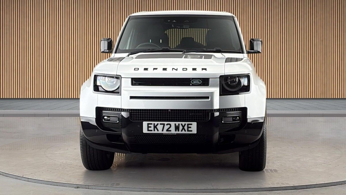 Land Rover Defender 110 Image 3