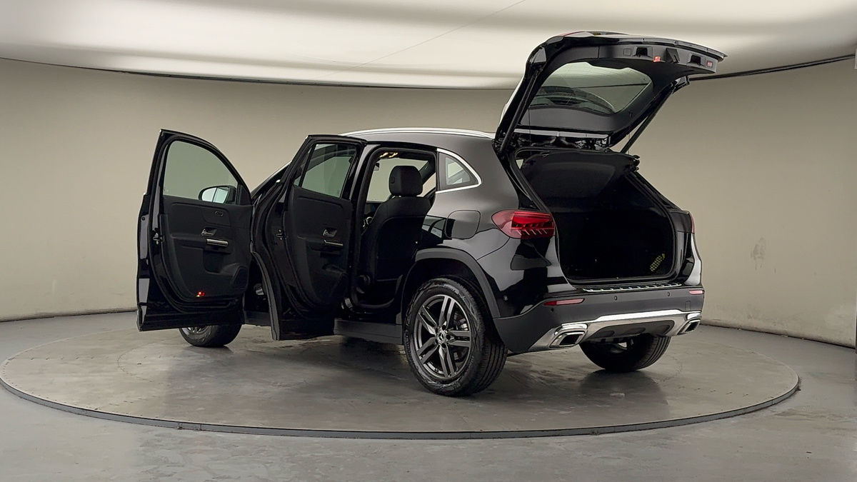 More views of Mercedes-Benz GLA