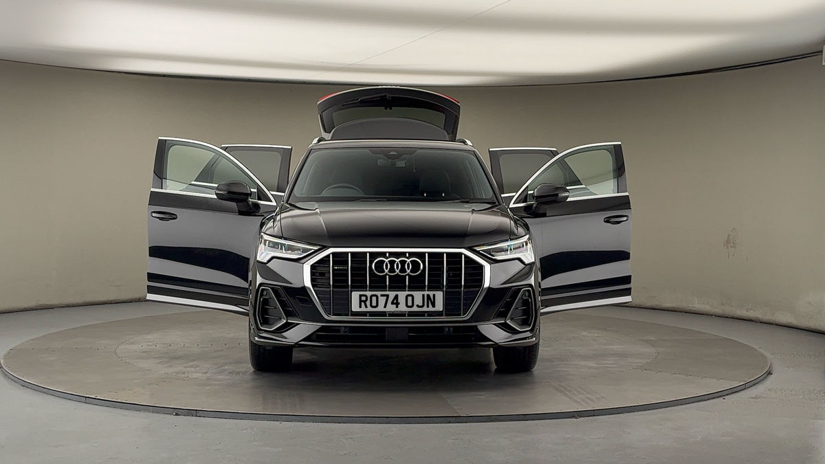 More views of Audi Q3