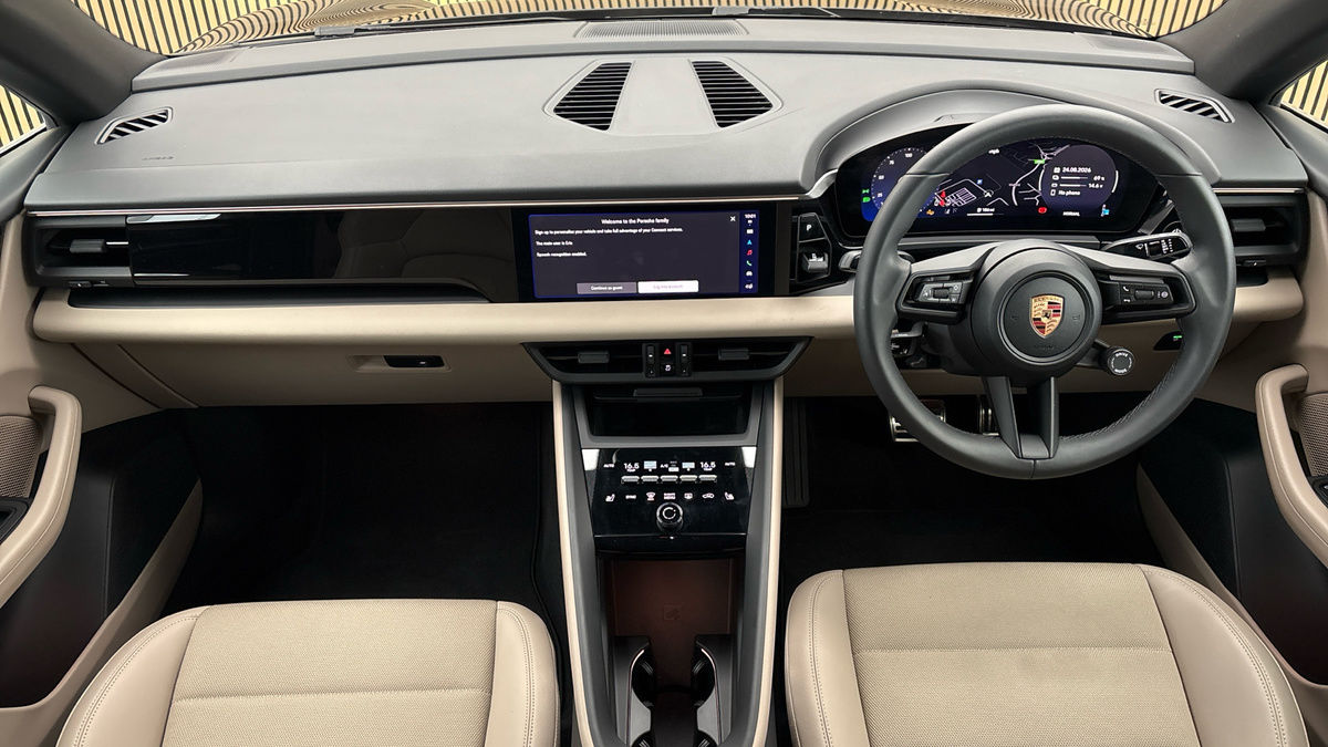 Porsche Macan Image 12