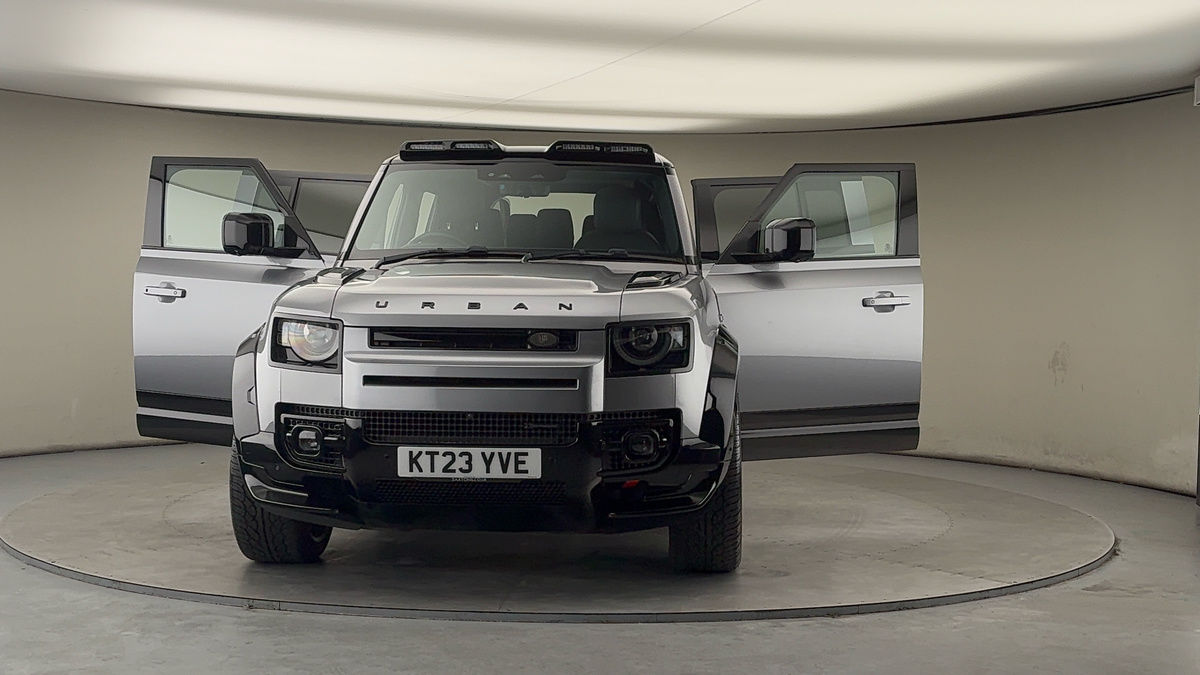 More views of Land Rover Defender 110