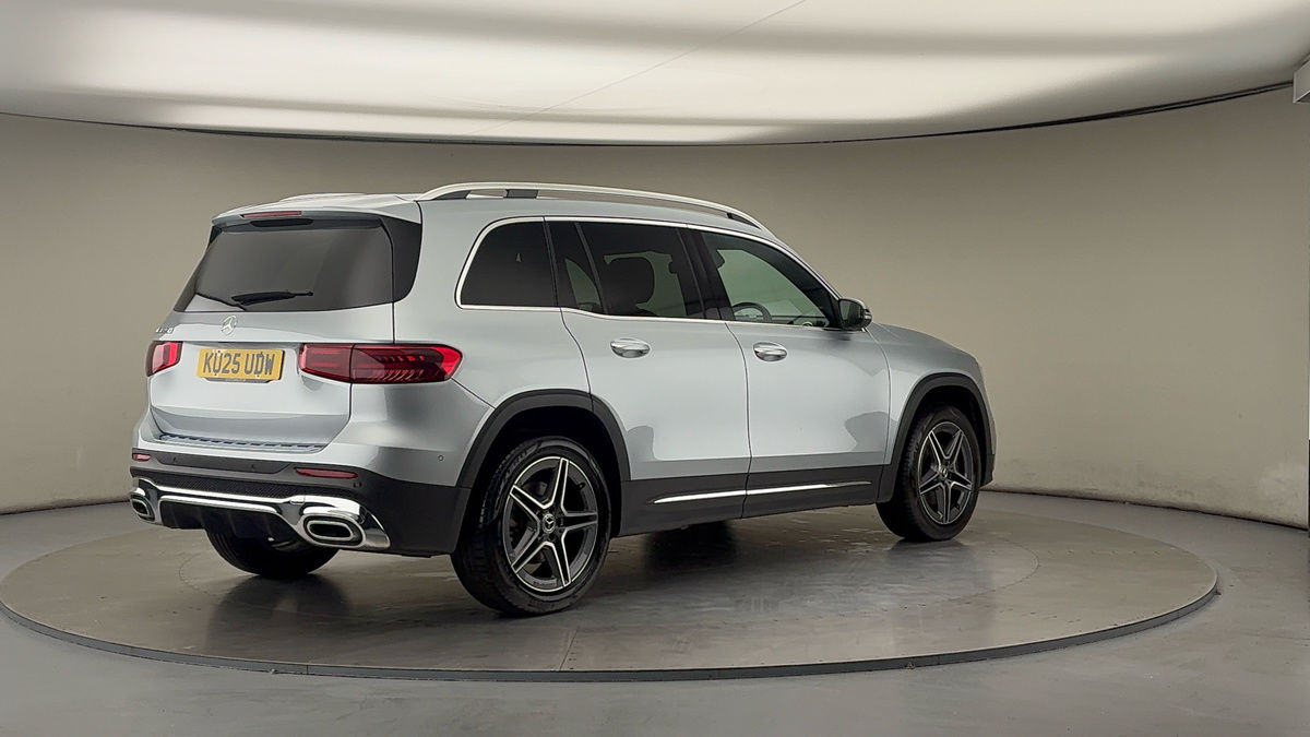 Mercedes-Benz GLB Image 21