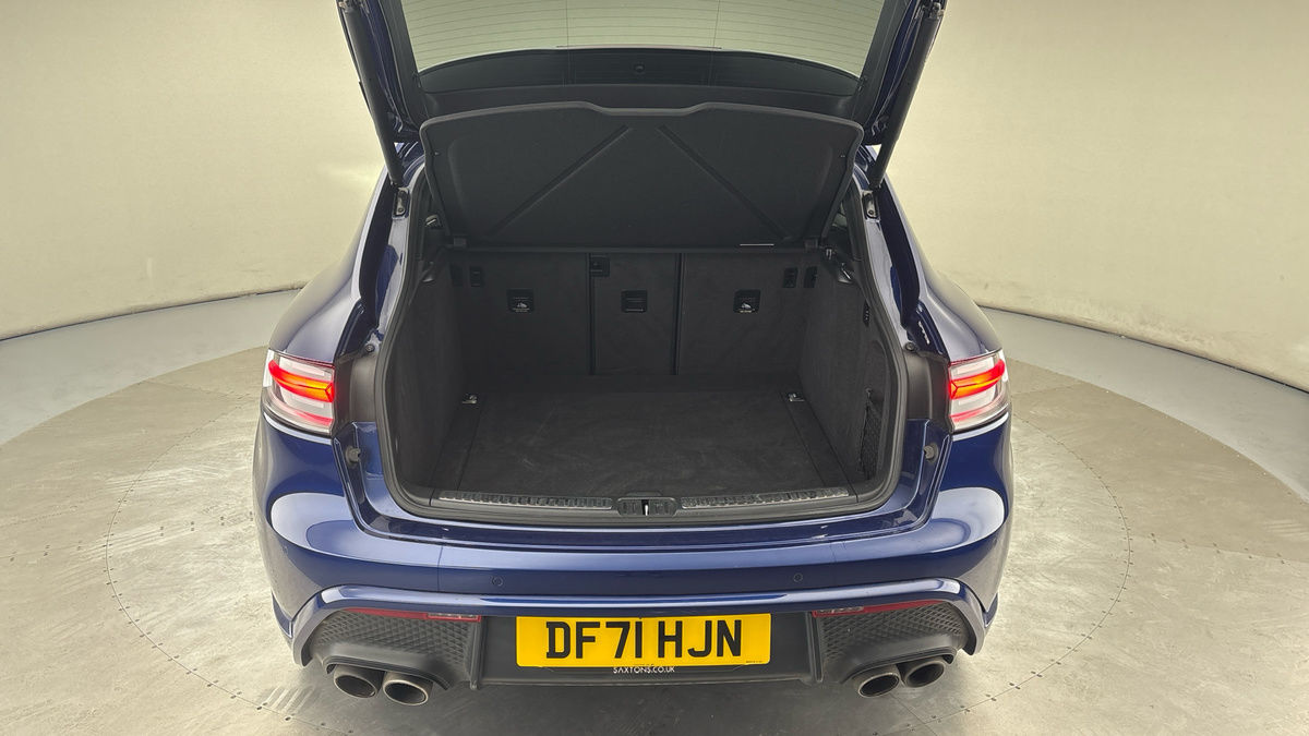 Porsche Macan Image 11