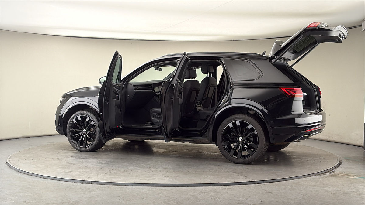 More views of Volkswagen Touareg