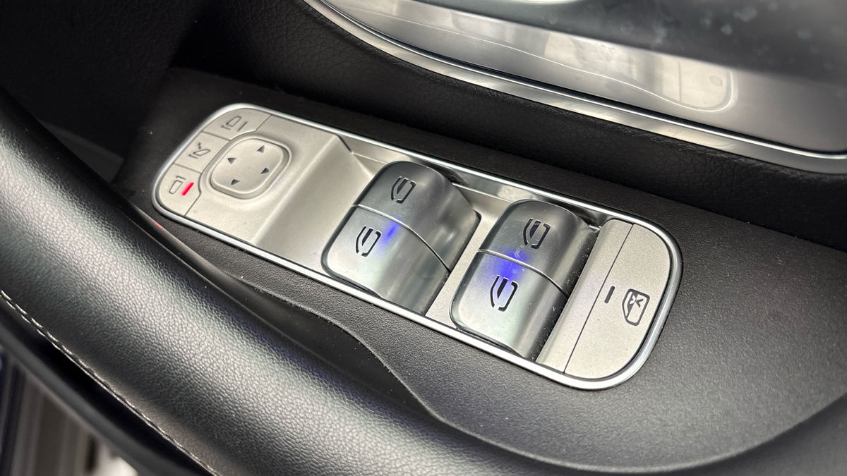 Mercedes-Benz GLE Image 25