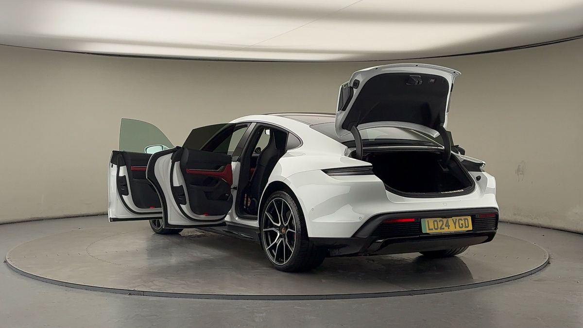 Porsche Taycan Image 24