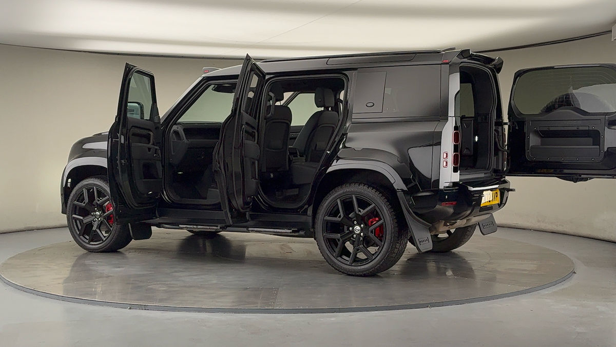 More views of Land Rover Defender 110