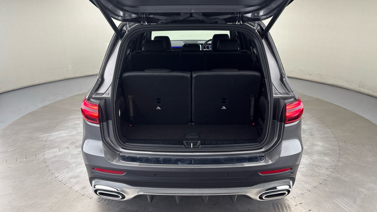 Mercedes-Benz GLB Image 11