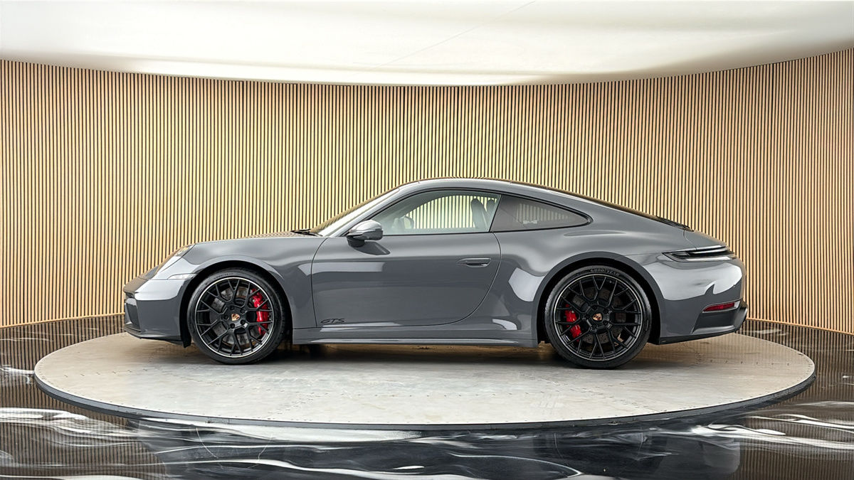 More views of Porsche 911