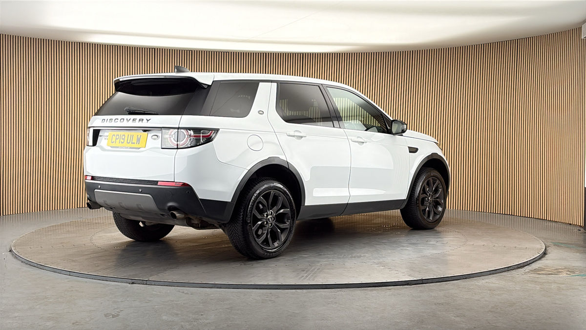 Land Rover Discovery Sport Image 21