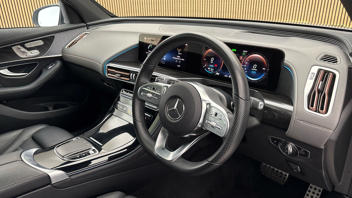 Mercedes-Benz EQC Image 5