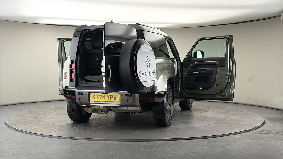 More views of Land Rover Defender 90