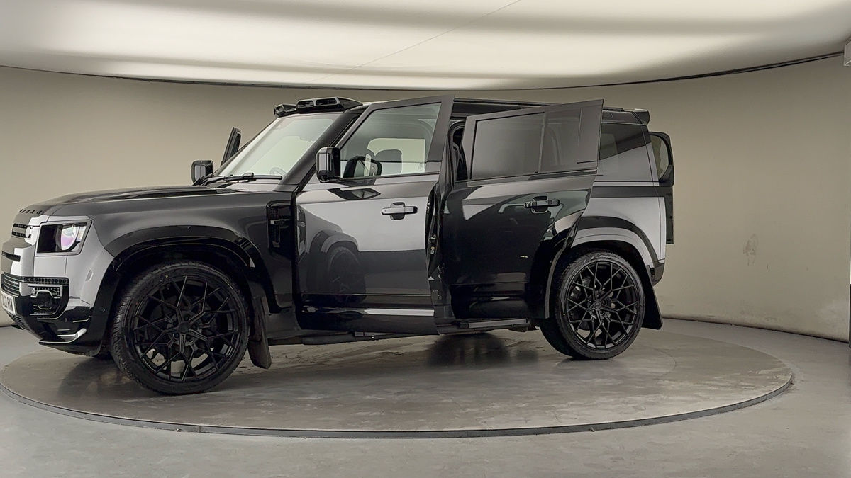 More views of Land Rover Defender 110